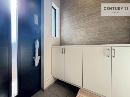 ���ց@�V���[�Y�{�b�N�X�t���Ȃ̂ŁA���ւ��Еt�����|�������₷���ł��I
�X�b�L���������ւŌ˂��J�����u�ԁA�������̂���S�n������Ԃ��o�}���Ă���܂��B
