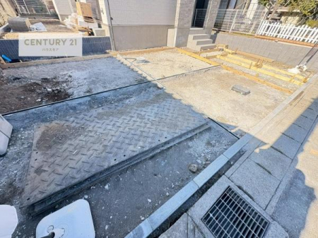 ���ԏ�@���ԃX�y�[�X��2�䕪����܂��I�Z�J���h�J�[�͂������A�o�C�N�⎩�]�ԂȂǂ��u���ꏊ�ɍ���܂���B