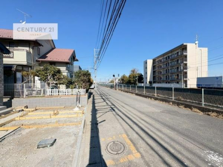 ���̑����n�@�O�ʓ��H6���I�z����ǍD�ȗ��n�ł��B
�Ԍɓ��ꂪ���ȕ������S�ł��ˁB