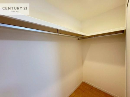 ���[�@�E�H�[�N�C���N���[�[�b�g�t���ł��B��������̂��m���Ȃǂ����[���Ă��������ł��ˁI���ɂ���@�������ȂǋG�ߕ��̑傫�ȉƓd�����[�ł��܂��B