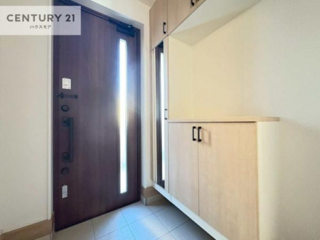 ���ց@�V���[�Y�{�b�N�X�t���Ȃ̂ŁA���ւ��Еt�����|�������₷���ł��I
�X�b�L���������ւŌ˂��J�����u�ԁA�������̂���S�n������Ԃ��o�}���Ă���܂��B

