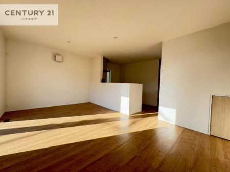 ���r���O�@��؂ȉƑ����W�܂邩�炱��LDK�ɂ͂�����肽���B
�q�����������C�ɏ΂��Ȃ��瑖�����Ă���p�����������u�L���Ƃɂ��ėǂ������v�Ǝv���u�Ԃł��B