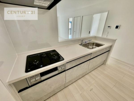 �L�b�`���@��l�C�̑Ζʎ��V�X�e���L�b�`�����̗p���Ă��܂��I���Ƒ��̃R�~���j�P�[�V���������R�Ƒ�����݌v�ł��B
���q�l�ɂ��ڂ��͂��̂Ŋ������ł��ˁB���[�͂�����܂��I