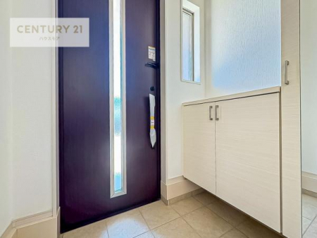 ���ց@�V���[�Y�{�b�N�X�t���Ȃ̂ŁA���ւ��Еt�����|�������₷���ł��I
�X�b�L���������ւŌ˂��J�����u�ԁA�������̂���S�n������Ԃ��o�}���Ă���܂��B

