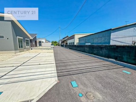 ���̑����n�@�O�ʓ��H��8.9���I�z����ǍD�ȗ��n�ł��B
�Ԍɓ��ꂪ���ȕ������S�ł��ˁB