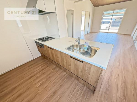 �L�b�`���@��l�C�̑Ζʎ��V�X�e���L�b�`�����̗p���Ă��܂��I���Ƒ��̃R�~���j�P�[�V���������R�Ƒ�����݌v�ł��B
���q�l�ɂ��ڂ��͂��̂Ŋ������ł��ˁB���[�͂�����܂��I