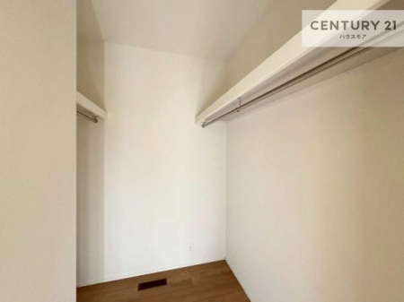 ���[�@��^�̃t�@�~���[�N���[�N��������Z�܂��́A���[�͂Ɖ��K�������˔������ґ�ȋ�Ԑ݌v�B�ߗނ�o�b�O�A�G�ߕ��܂łЂƂ܂Ƃ߂ɂł��A���X�̐������ڂ������ƃX�}�[�g�Ɂ�