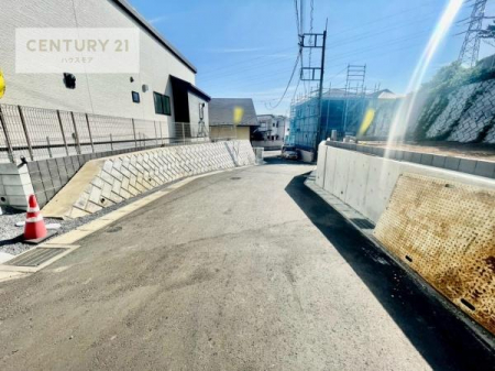 ���̑����n�@�O�ʓ��H5.5���I�z����ǍD�ȗ��n�ł��B
�Ԍɓ��ꂪ���ȕ������S�ł��ˁB