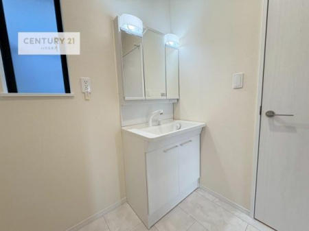 ���ʑ�E���ʏ��@�����̂������ʏ��́A���ƕ�������₷���A���ł����K�ɂ��g�����������܂��B�O�ʋ��Ŏg�����肪�ǂ��A�������[�������Ă���܂��̂ŁA���p�i��X�L���P�A�p�i���������萮���ł��܂��B