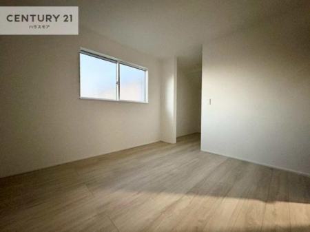 �m���@���[�X�y�[�X�����Ă��܂��I�������X�b�L�����ڂ��鎖���ł��܂��ˁB
�Ƌ��I�΂Ȃ��V���v���ȃf�U�C���ׁ̈A�Ƌ��I�΂����C�ɓ���̋�ԍ�肪�ł������ł��ˁB