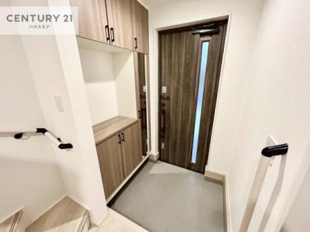 ���ց@�V���[�Y�{�b�N�X�t���Ȃ̂ŁA���ւ��Еt�����|�������₷���ł��I
�X�b�L���������ւŌ˂��J�����u�ԁA�������̂���S�n������Ԃ��o�}���Ă���܂��B

