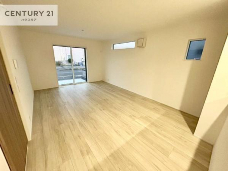 ���r���O�@�D�����z���܂肪���r���O����ł���ċ��S�n�̗ǂ���Ԃ����o���Ă���܂��I
���났�̎��Ԃ��߂����܂��I