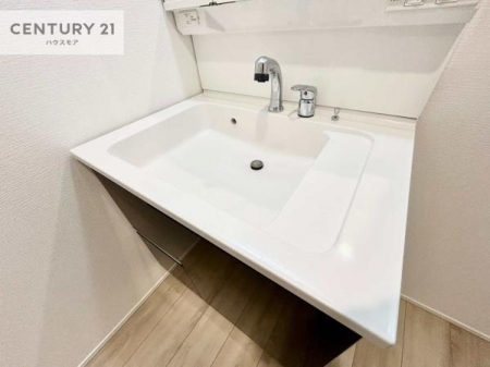 ���ʑ�E���ʏ��@�[�����ʑ�{�E���́A�������˂ɂ����̂ł�����ꂪ�y�X�I���������ۂĂ܂��I
�L���C�Ȑ��ʏ��Ŏ��������̃��`�x�[�V�������オ��܂��ˁI