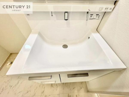 ���ʑ�E���ʏ��@�[�����ʑ�{�E���́A�������˂ɂ����̂ł�����ꂪ�y�X�I���������ۂĂ܂��I
�L���C�Ȑ��ʏ��Ŏ��������̃��`�x�[�V�������オ��܂��ˁI