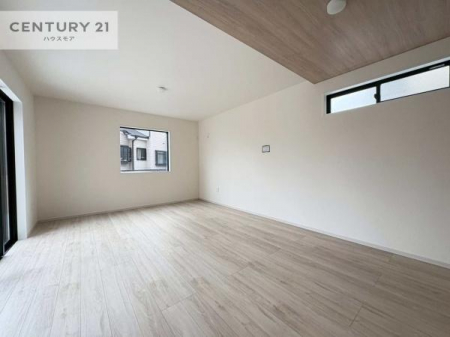 ���r���O�@�S�n�ǂ����r���O�͉Ƒ������R�ƏW�܂�܂��B�Ƒ��c�R�̎��Ԃ����������ł��B���Ƒ��ƁA����w�[���������Ԃ��߂��������ł��ˁB���邭�J���I�ȋ�Ԃł��B