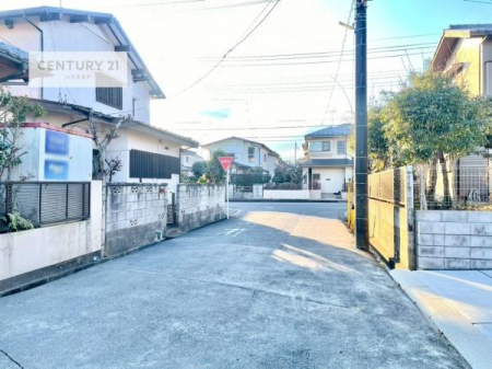 ���̑����n�@�O�ʓ��H��6���I�z����ǍD�ȗ��n�ł��B
�Ԍɓ��ꂪ���ȕ������S�ł��ˁB