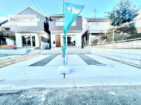 ���ԏ�@���ԃX�y�[�X��2�䕪����܂��I�Z�J���h�J�[�͂������A�o�C�N�⎩�]�ԂȂǂ��u���ꏊ�ɍ���܂���B