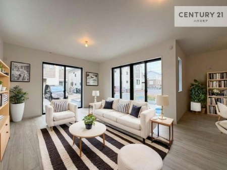 ���r���O�@�Ƌ��CG�p�[�X�ł��B�D�����z���܂肪���r���O����ł���ċ��S�n�̗ǂ���Ԃ����o���Ă���܂��I
���R�ƉƑ����W����b��������S�n�悢��ԁI