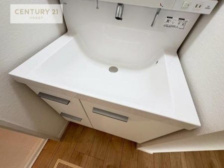 ���ʑ�E���ʏ��@�[�����ʑ�{�E���́A�������˂ɂ����̂ł�����ꂪ�y�X�I���������ۂĂ܂��I
�L���C�Ȑ��ʏ��Ŏ��������̃��`�x�[�V�������オ��܂��ˁI