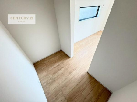 ���[�@�E�H�[�N�C���N���[�[�b�g�t���ł��B��������̂��m���Ȃǂ����[���Ă��������ł��ˁI���ɂ���@�������ȂǋG�ߕ��̑傫�ȉƓd�����[�ł��܂��B