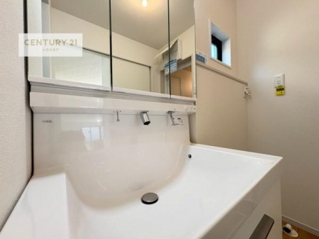 ���ʑ�E���ʏ��@�[�����ʑ�{�E���́A�������˂ɂ����̂ł�����ꂪ�y�X�I���������ۂĂ܂��I
�L���C�Ȑ��ʏ��Ŏ��������̃��`�x�[�V�������オ��܂��ˁI