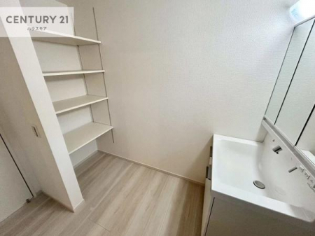 ���ʑ�E���ʏ��@���l���X�y�[�X������̂Ŏ��[�����Ղ�̐��ʎ��I���p�i�̃X�g�b�N��o�X�^�I�����X�b�L���Ǝ��[�ł��Ď��o���₷���I����肪�X�b�L���Еt���ċC�����̗ǂ���ԁI