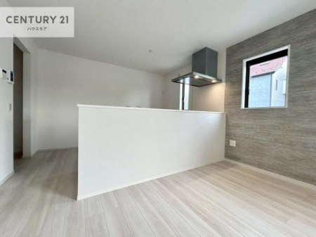 ���r���O�@���r���O�S�̂����n����ΖʃL�b�`���Ȃ̂ŁA���q�l�̗l�q�������Ȃ����Ƃ��ł���q��Ă����₷�����S�ȊԎ�ł��I