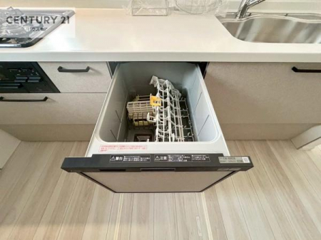 �L�b�`���@�H��@�t���̃L�b�`���ł��I�Z���������r��h�~�Ƃ��đ�ϊ��􂷂�֗��Ȏd�l�ł��I�r���g�C���Ȃ̂ŃL�b�`���̏ꏊ����炸�����X�y�[�X���L���g�����Ƃ��o���܂��I