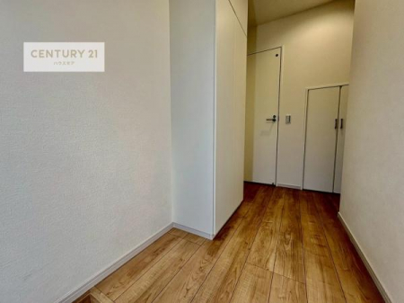 ���ց@�V���[�Y�{�b�N�X�t���Ȃ̂ŁA���ւ��Еt�����|�������₷���ł��I
�X�b�L���������ւŌ˂��J�����u�ԁA�������̂���S�n������Ԃ��o�}���Ă���܂��B

