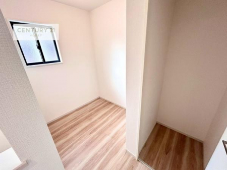 ���[�@�E�H�[�N�C���N���[�[�b�g�t���ł��B��������̂��m���Ȃǂ����[���Ă��������ł��ˁI���ɂ���@�������ȂǋG�ߕ��̑傫�ȉƓd�����[�ł��܂��B�y���n�̔���J�Ò��z