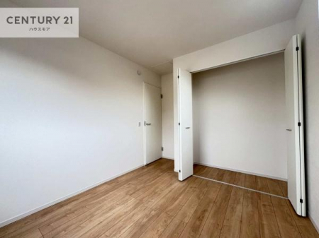 �m���@���[�X�y�[�X�����Ă��܂��I�������X�b�L�����ڂ��鎖���ł��܂��ˁB
�Ƌ��I�΂Ȃ��V���v���ȃf�U�C���ׁ̈A�Ƌ��I�΂����C�ɓ���̋�ԍ�肪�ł������ł��ˁB