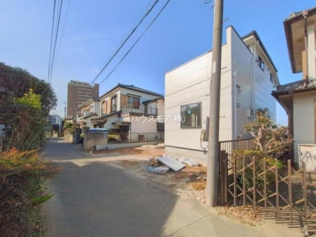 ���̑����n�@�O�ʓ��H��4���I�z����ǍD�ȗ��n�ł��B
�Ԍɓ��ꂪ���ȕ������S�ł��ˁB