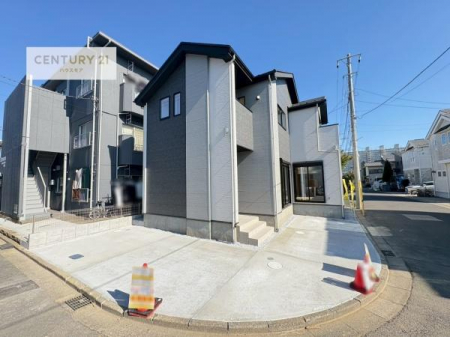 ���ԏ�@���ԃX�y�[�X��2�䕪����܂��I�Z�J���h�J�[�͂������A�o�C�N�⎩�]�ԂȂǂ��u���ꏊ�ɍ���܂���B
