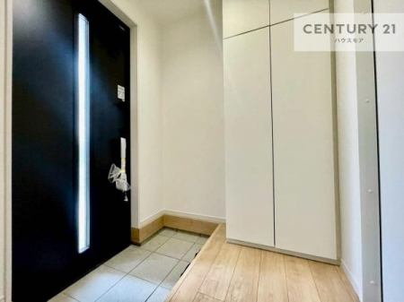 ���ց@�V���[�Y�{�b�N�X�t���Ȃ̂ŁA���ւ��Еt�����|�������₷���ł��I
�X�b�L���������ւŌ˂��J�����u�ԁA�������̂���S�n������Ԃ��o�}���Ă���܂��B
