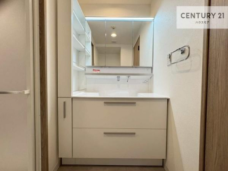 ���ʑ�E���ʏ��@�O�ʋ��d�l�̐��ʏ��́A�g�����Ȃ݂����₷������I���͎��[�ɂȂ��Ă��܂��B�h���C���[�₨���ϓ����Еt������̂Ő��ʑ������X�b�L���ƌ����邱�Ƃ��o���܂��I