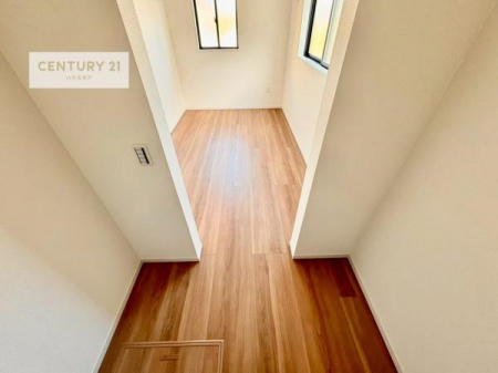 ���[�@�E�H�[�N�C���N���[�[�b�g�t���ł��B��������̂��m���Ȃǂ����[���Ă��������ł��ˁI���ɂ���@�������ȂǋG�ߕ��̑傫�ȉƓd�����[�ł��܂��B