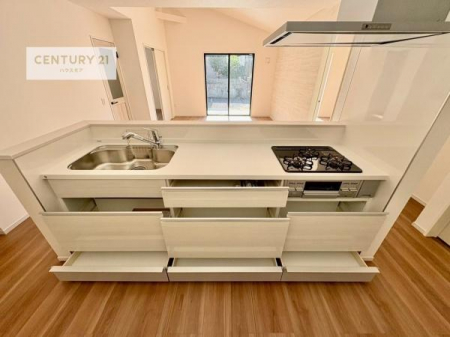 �L�b�`���@��Ƃ肠�钲���X�y�[�X�ō�Ƃ����₷�����K�ȃL�b�`���ł��I
���q�l�ƈꏏ�ɂ��َq������y���߂�L�X�X�y�[�X�ł��B�y�����������ԂɂȂ肻���ł��ˁI