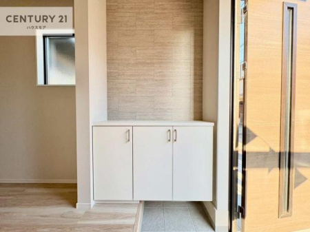 ���ց@�V���[�Y�{�b�N�X�t���Ȃ̂ŁA���ւ��Еt�����|�������₷���ł��I
�X�b�L���������ւŌ˂��J�����u�ԁA�������̂���S�n������Ԃ��o�}���Ă���܂��B