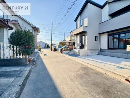 ���̑����n�@�O�ʓ��H��4.5���I�z����ǍD�ȗ��n�ł��B
�Ԍɓ��ꂪ���ȕ������S�ł��ˁB