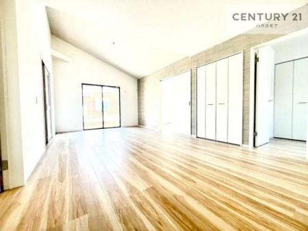 ���r���O�@�S�n�ǂ����r���O�͉Ƒ������R�ƏW�܂�܂��B�Ƒ��c�R�̎��Ԃ����������ł��B���Ƒ��ƁA����w�[���������Ԃ��߂��������ł��ˁB