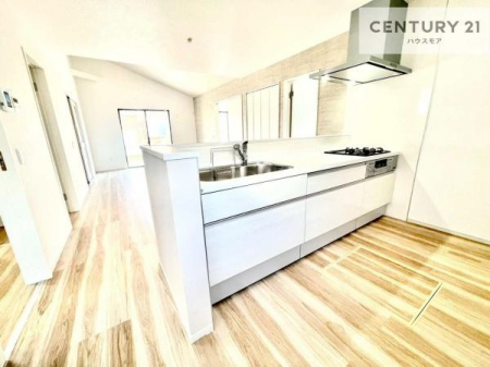 �L�b�`���@��l�C�̑Ζʎ��V�X�e���L�b�`�����̗p���Ă��܂��I���Ƒ��̃R�~���j�P�[�V���������R�Ƒ�����݌v�ł��B
���q�l�ɂ��ڂ��͂��̂Ŋ������ł��ˁB�L�X�g���ĉ��K�ɍ�Ƃ��i�݂܂��B