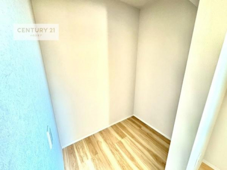 ���[�@�E�H�[�N�C���N���[�[�b�g�t���ł��B��������̂��m���Ȃǂ����[���Ă��������ł��ˁI���ɂ���@�������ȂǋG�ߕ��̑傫�ȉƓd�����[�ł��܂��B