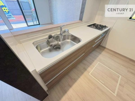 �L�b�`���@��Ƃ肠�钲���X�y�[�X�ō�Ƃ����₷�����K�ȃL�b�`���ł��I
���q�l�ƈꏏ�ɂ��َq������y���߂�L�X�X�y�[�X�ł��B�y�����������ԂɂȂ肻���ł��ˁI