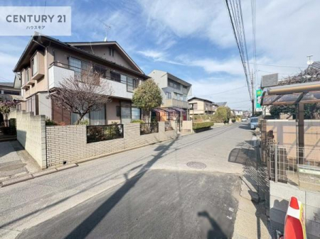 ���̑����n�@�O�ʓ��H��6���I�z����ǍD�ȗ��n�ł��B
�Ԍɓ��ꂪ���ȕ������S�ł��ˁB