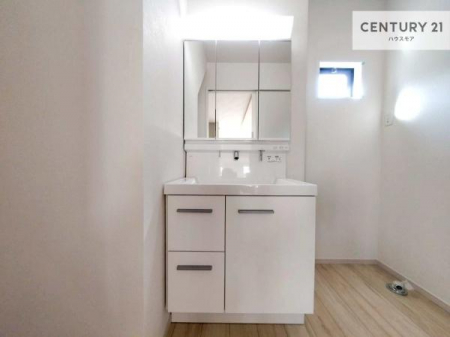 ���ʑ�E���ʏ��@�[�����ʑ�{�E���́A�������˂ɂ����̂ł�����ꂪ�y�X�I���������ۂĂ܂��I
�L���C�Ȑ��ʏ��Ŏ��������̃��`�x�[�V�������オ��܂��ˁI