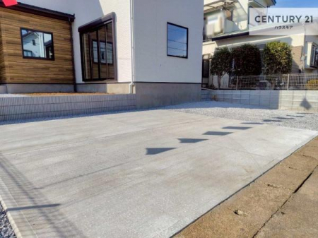 ���ԏ�@���ԃX�y�[�X��2�䕪����܂��I�Z�J���h�J�[�͂������A�o�C�N�⎩�]�ԂȂǂ��u���ꏊ�ɍ���܂���B