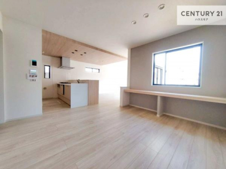 ���r���O�@�S�n�ǂ����r���O�͉Ƒ������R�ƏW�܂�܂��B�Ƒ��c�R�̎��Ԃ����������ł��B���Ƒ��ƁA����w�[���������Ԃ��߂��������ł��ˁB