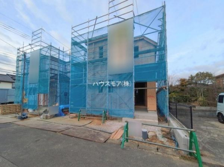 ���ԏ�@���ԃX�y�[�X��2�䕪����܂��I�Z�J���h�J�[�͂������A�o�C�N�⎩�]�ԂȂǂ��u���ꏊ�ɍ���܂���B�y���n�̔���J�Ò��z