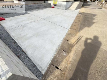 ���ԏ�@���ԃX�y�[�X�͕���3�䕪����܂��I�Z�J���h�J�[�͂������A�o�C�N�⎩�]�ԂȂǂ��u���ꏊ�ɍ���܂���B