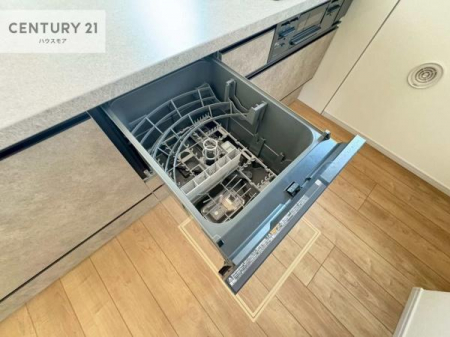 �L�b�`���@�H��@�t���̃L�b�`���ł��I�Z���������r��h�~�Ƃ��đ�ϊ��􂷂�֗��Ȏd�l�ł��I�r���g�C���Ȃ̂ŃL�b�`���̏ꏊ����炸�����X�y�[�X���L���g�����Ƃ��o���܂��I